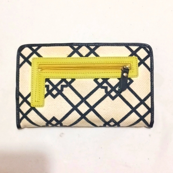 Spartina 449 wallet with wristlet strap in excellent pre-owned condition - Picture 2 of 12